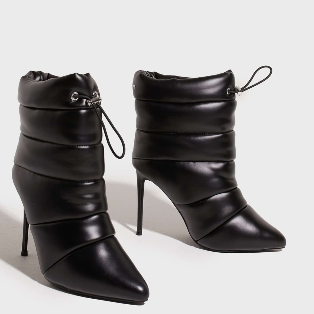 STEVE MADDEN Cloak Black Puffer Pointed Toe Bootie 8